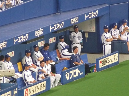 どっしり 落合博満監督。