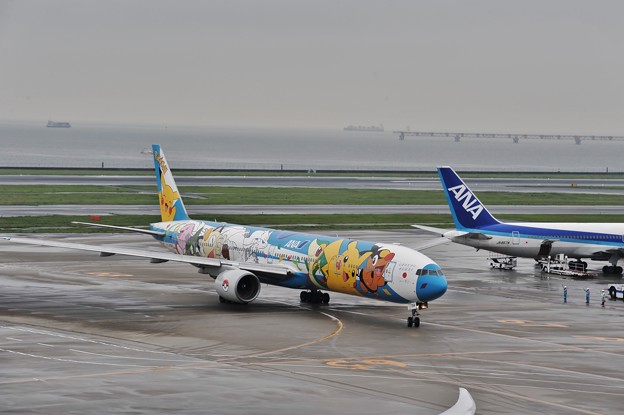 いってらっしゃい ポケモン ピース ジェット Ana Boeing 777 300 写真共有サイト フォト蔵