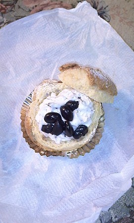 今度はシュークリーム。グル...