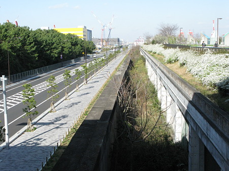 08_ポーアイ１期の岸壁跡