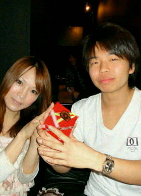 オカマがオナベにチョコあげ 写真共有サイト フォト蔵