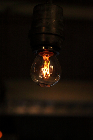 裸電球