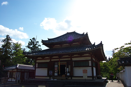四月堂