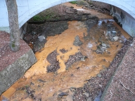 温泉成分が