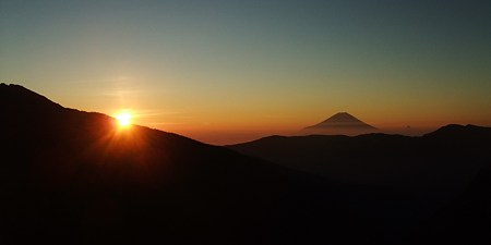 富士山と朝日。荒川小屋