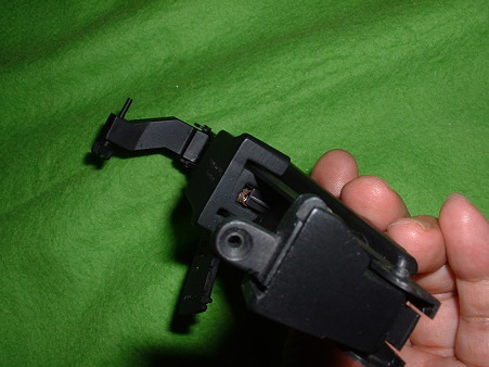 LS「M203 グレネード ランチャー」(弾が飛ぶタイプ)付属リアサイトをリアサイト側から覗く Doburoku-TAO
