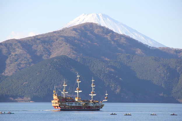 芦ノ湖　海賊船